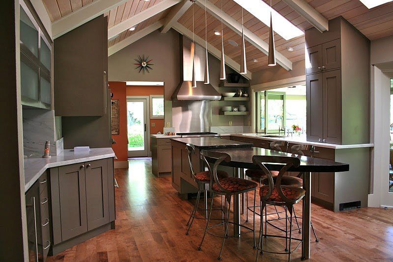 Crystal Cabinetry Kitchen Designed by: Jennifer Rogers
