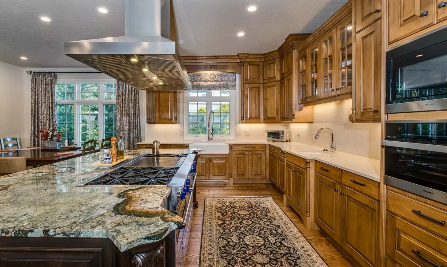 how much do all new kitchen cabinets cost