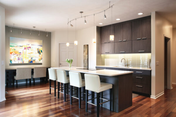 Contemporary kitchen with Eclipse cabinets