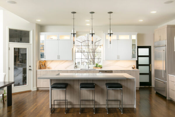 Contemporary kitchen with Eclipse cabinets